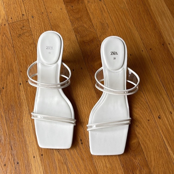 ZARA WHITE HIGH-HEEL SANDALS WITH VINYL STRAPS - Picture 2 of 11